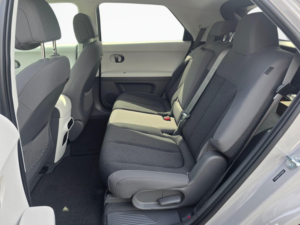New 2025 Hyundai Ioniq 5 SE AWD/4WD image 30