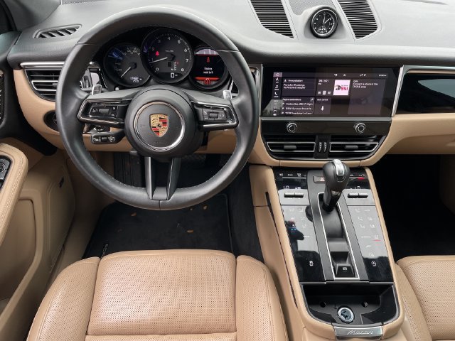 Used 2024 Porsche Macan AWD/4WD image 11