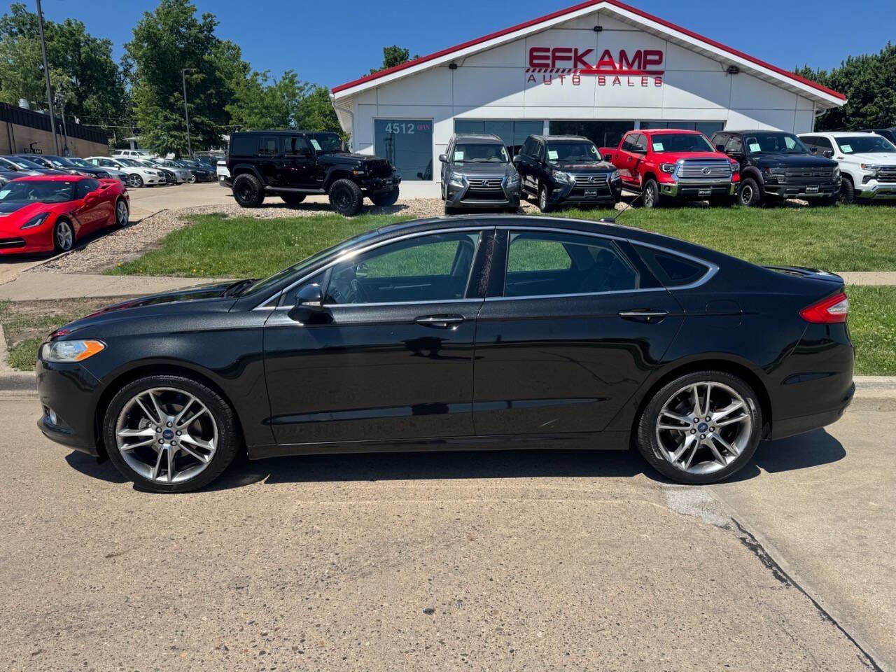 Used 2013 Ford Fusion Titanium FWD image 2