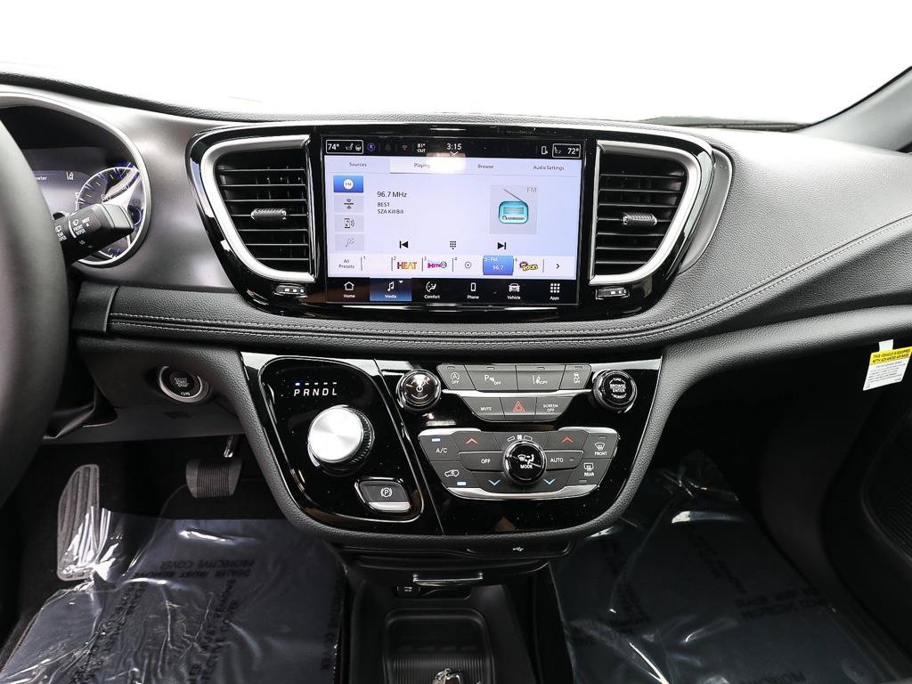 New 2026 Chrysler Pacifica Select w/ S Appearance Package AWD/4WD image 16