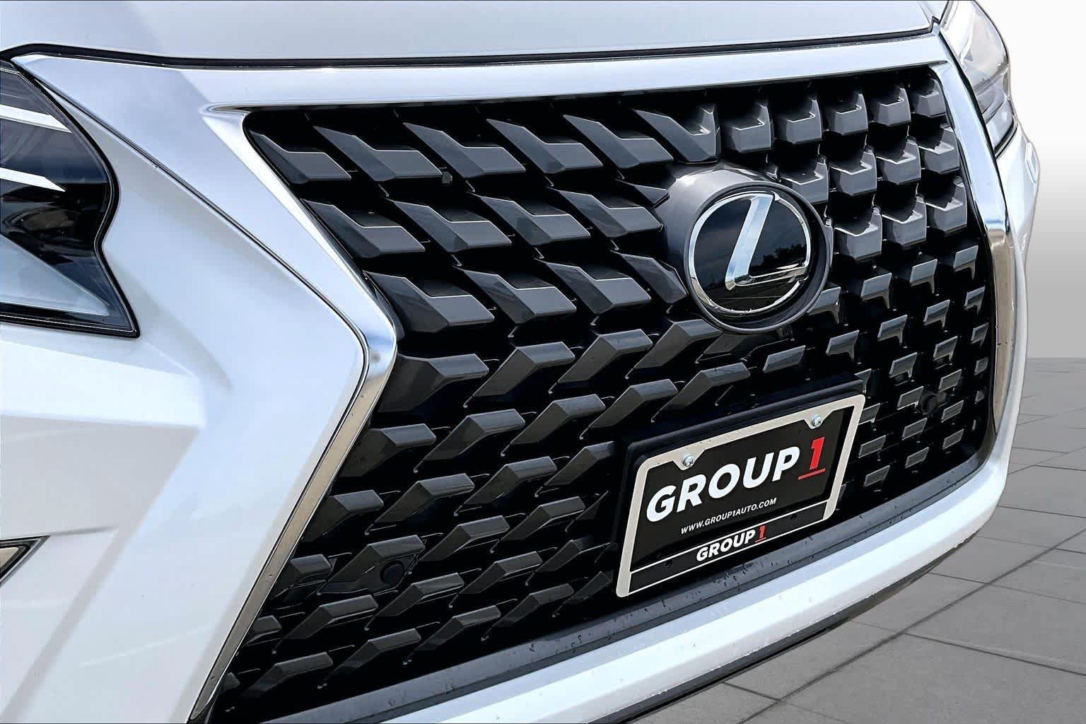 Used 2020 Lexus GX 460 Luxury w/ Accessory Package AWD/4WD image 30