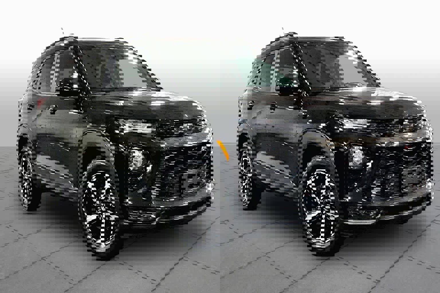 Used 2021 Chevrolet TrailBlazer RS w/ Sun and Liftgate Package AWD/4WD image 3