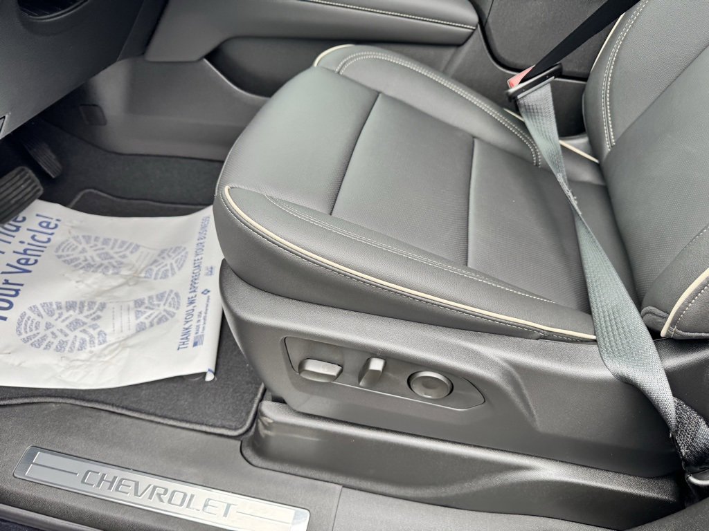 New 2025 Chevrolet Suburban Premier image 15