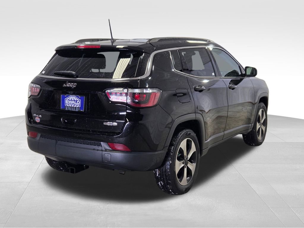 Used 2018 Jeep Compass Latitude w/ Cold Weather Group image 21