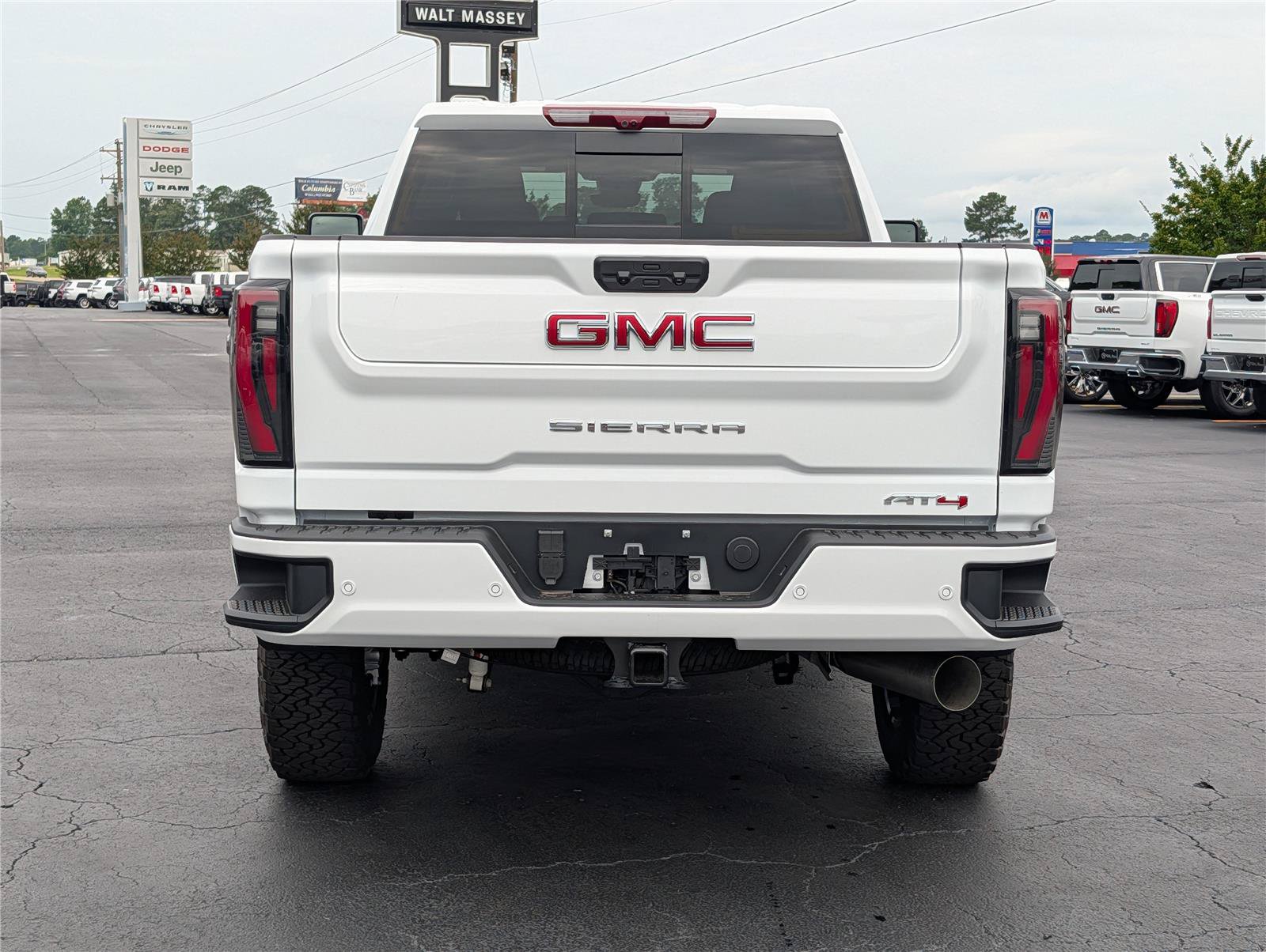 New 2026 GMC Sierra 2500 AT4 w/ AT4 Premium Plus Package AWD/4WD image 4