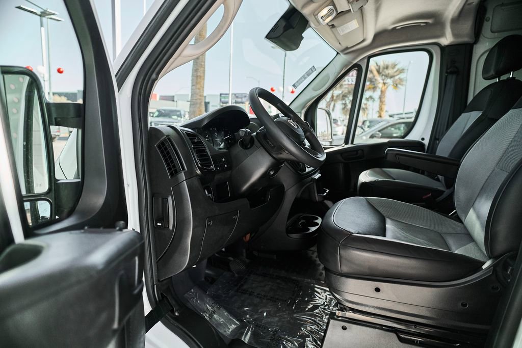 Used 2025 RAM ProMaster 2500 w/ Convenience Group FWD image 14