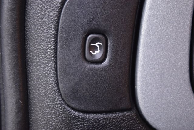 Used 2018 Jeep Cherokee Limited w/ Technology Group image 24