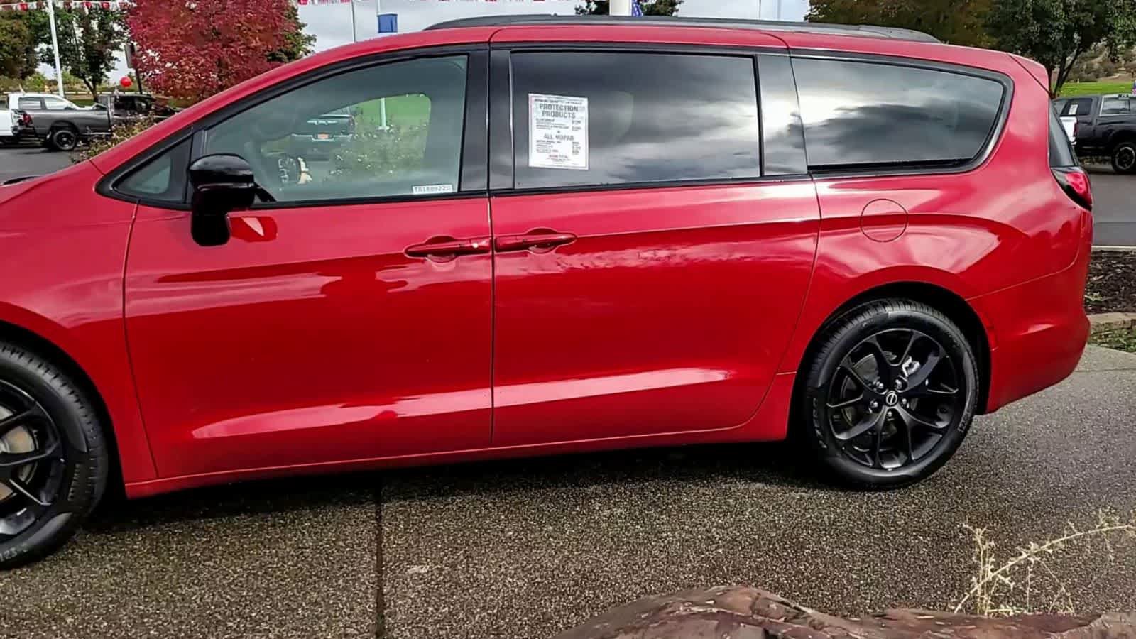 New 2026 Chrysler Pacifica Select FWD image 5