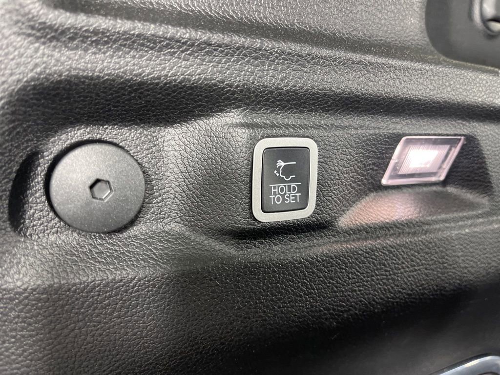 Used 2021 Jeep Grand Cherokee L Limited AWD/4WD image 12