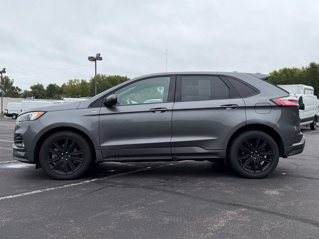 Used 2022 Ford Edge ST-Line w/ Class II Trailer Tow Package AWD/4WD image 5