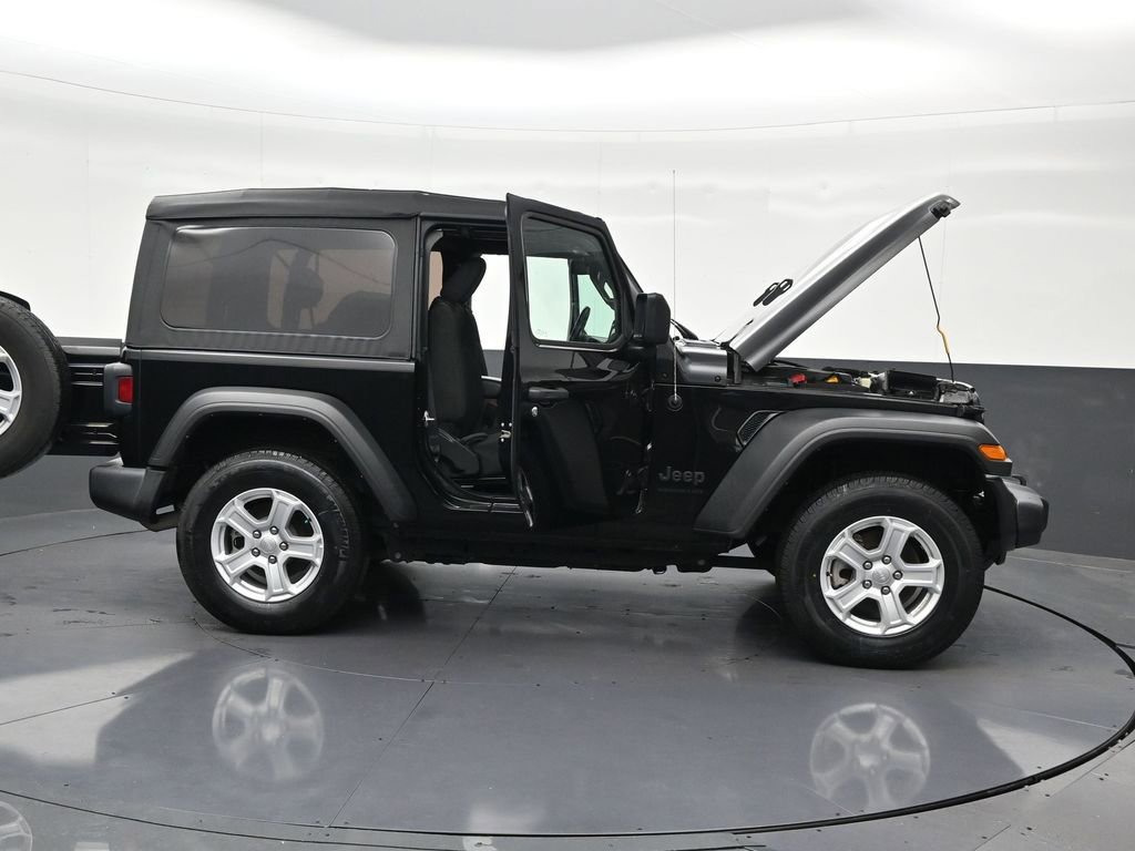 Used 2022 Jeep Wrangler Sport AWD/4WD image 32