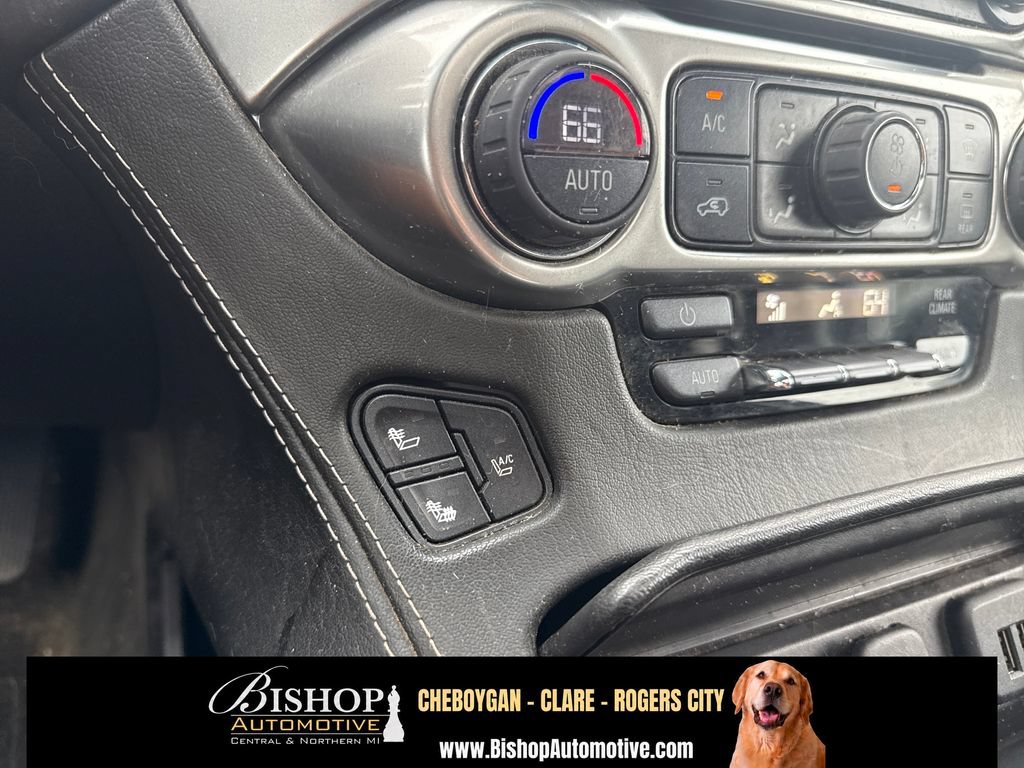 Used 2015 Chevrolet Suburban LTZ AWD/4WD image 26