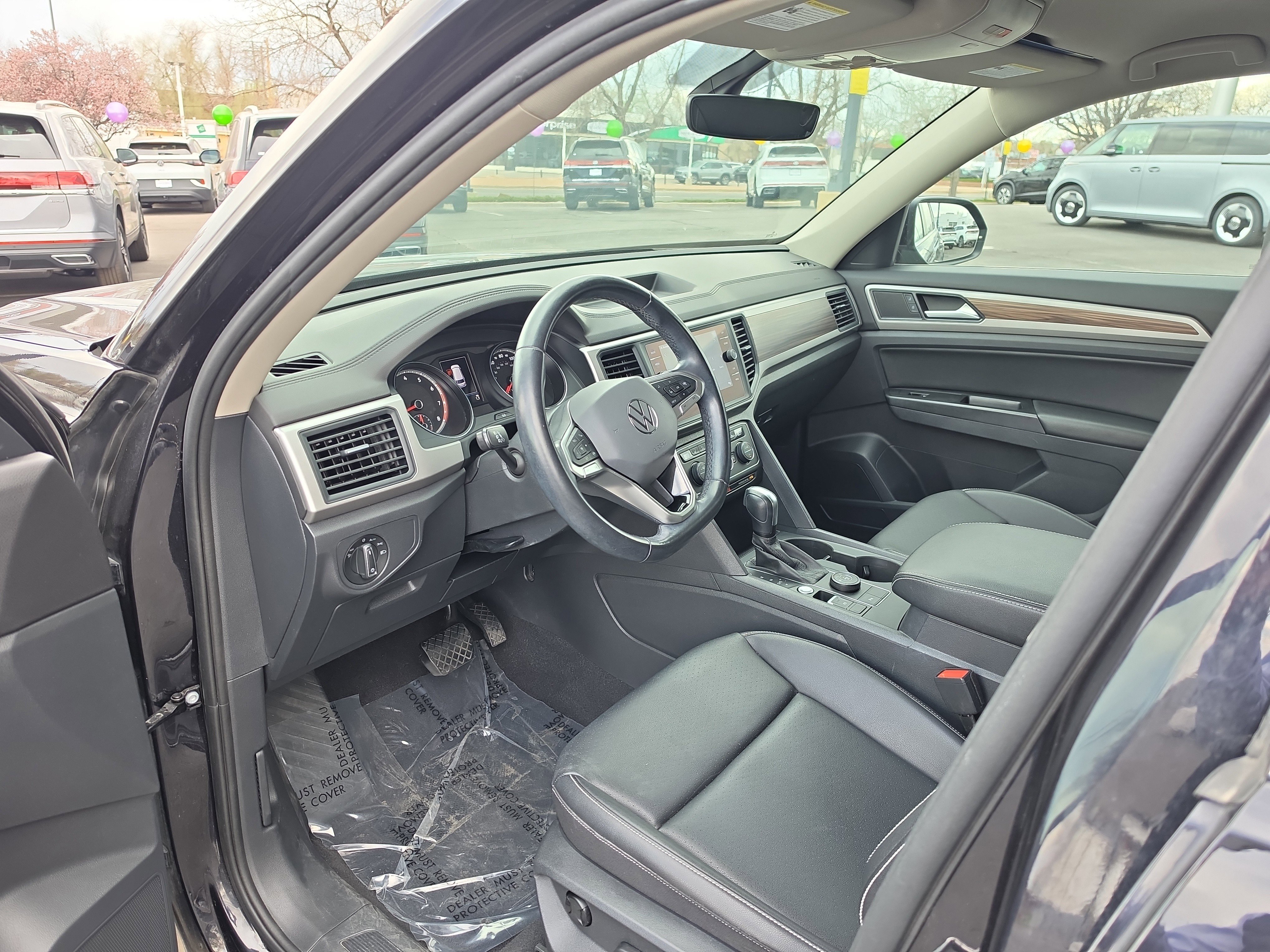Used 2021 Volkswagen Atlas SE image 11