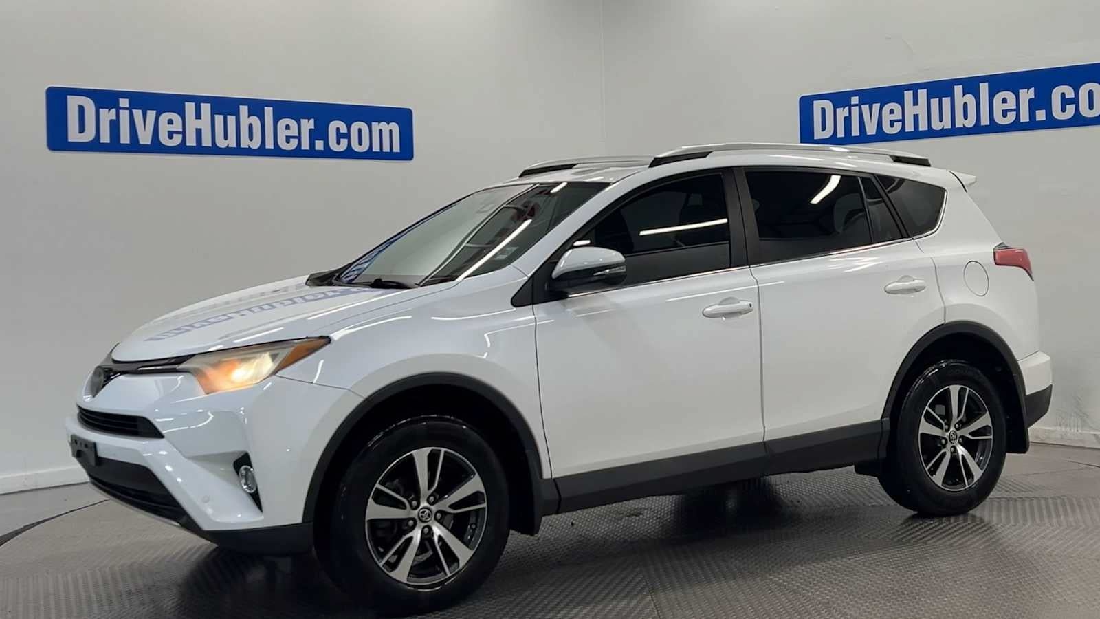 Used 2016 Toyota RAV4 XLE w/ Convenience Package AWD/4WD image 4