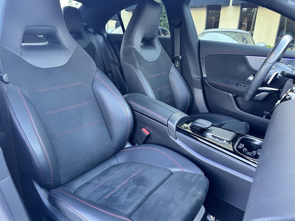 Used 2021 Mercedes-Benz CLA 250 image 21