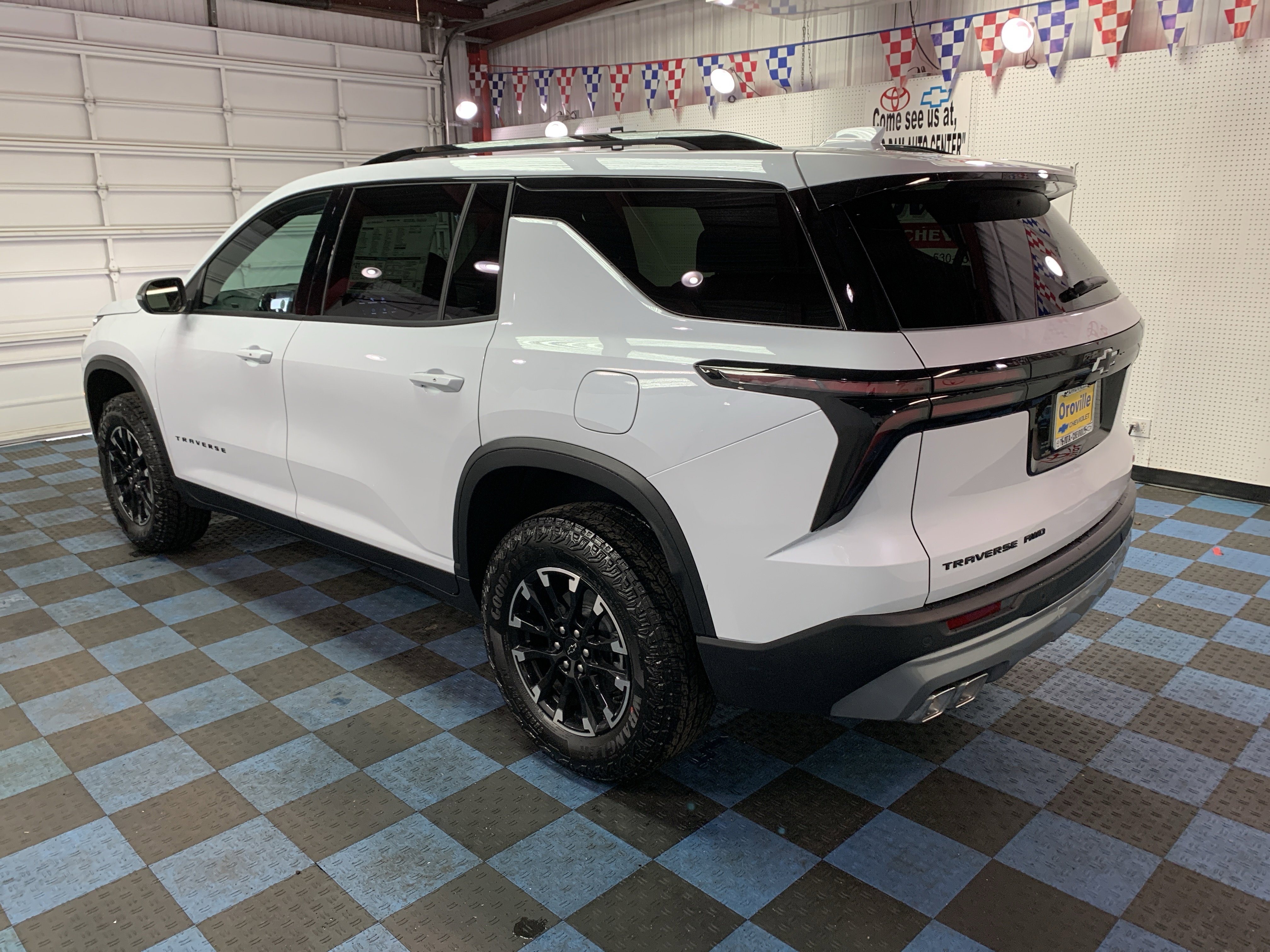 New 2026 Chevrolet Traverse Z71 image 3