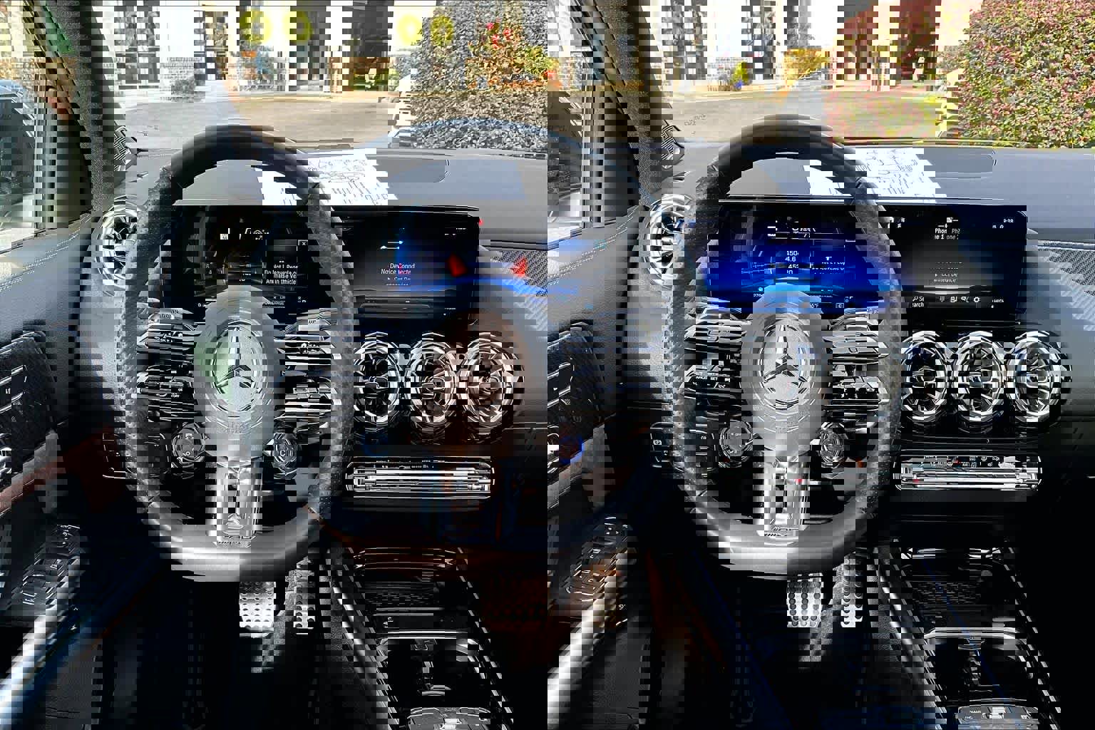 Used 2025 Mercedes-Benz GLA 35 AMG 4MATIC image 9