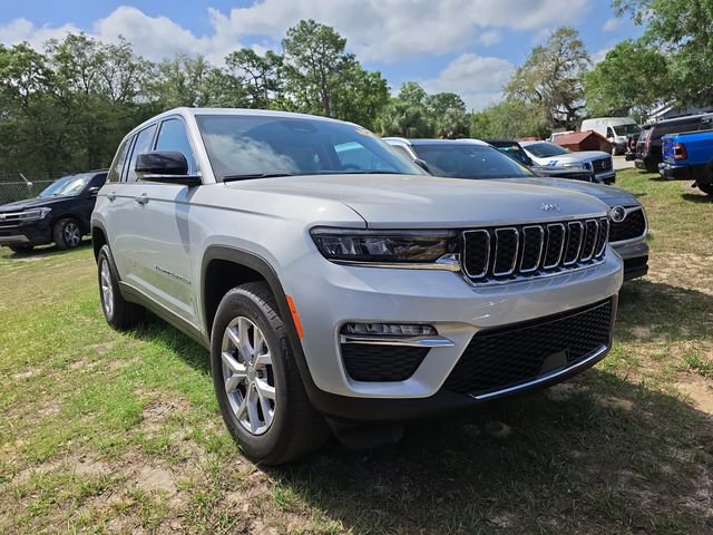 Used 2022 Jeep Grand Cherokee Limited AWD/4WD image 2