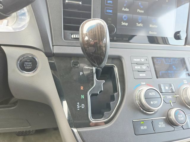 Used 2017 Toyota Sienna XLE FWD image 14