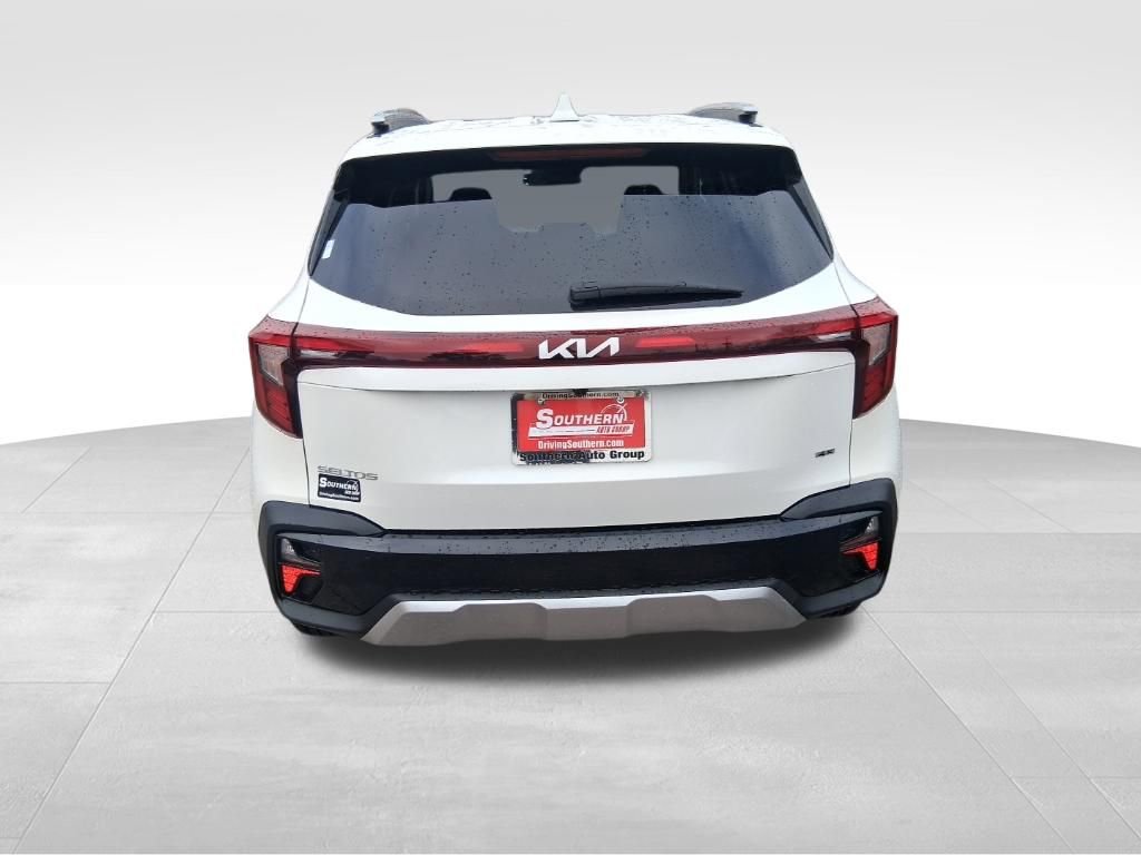 Used 2025 Kia Seltos S image 3
