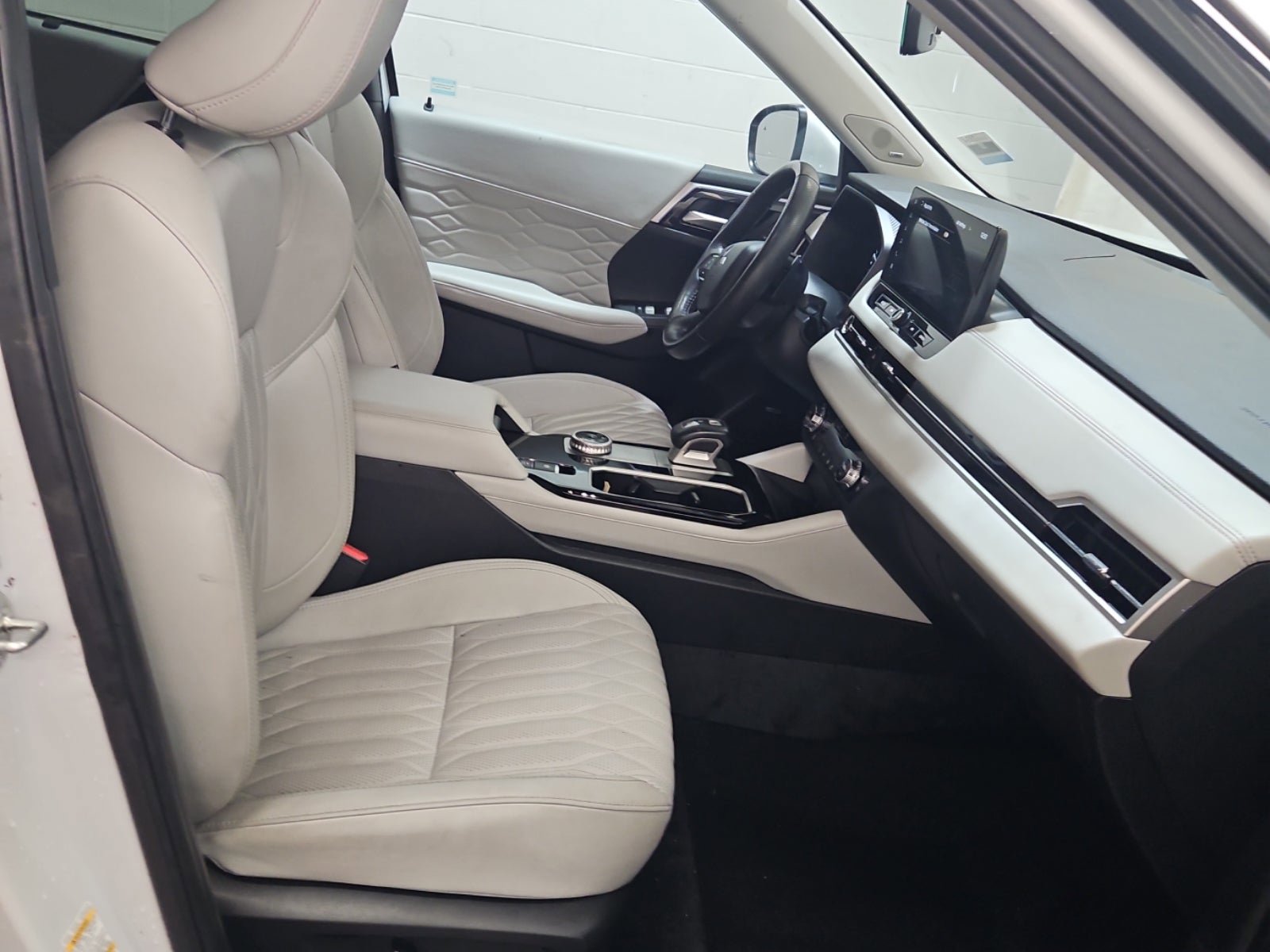 Used 2025 Mitsubishi Outlander SEL FWD image 10