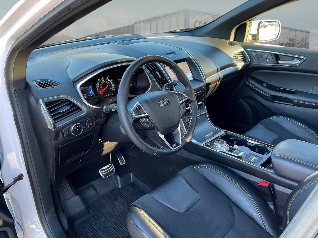 Used 2019 Ford Edge ST w/ Equipment Group 401A AWD/4WD image 19