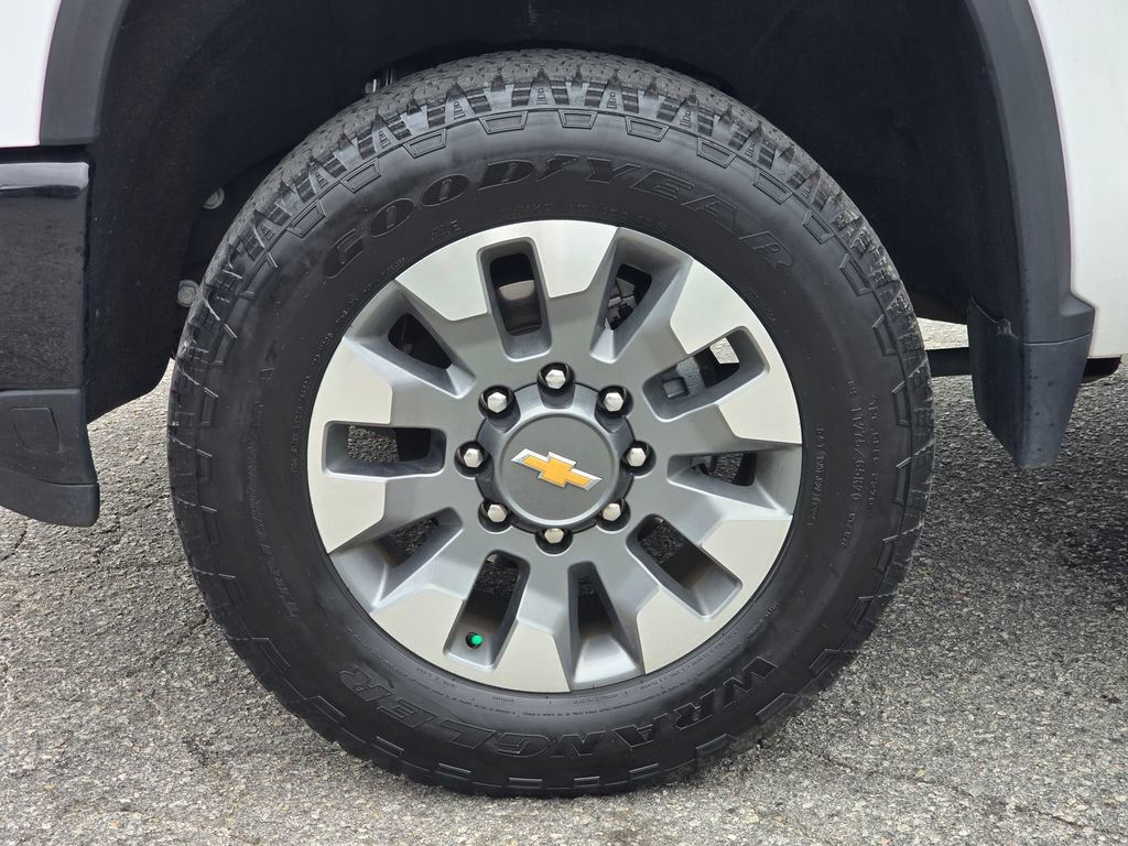 Used 2024 Chevrolet Silverado 2500 Custom w/ Custom Convenience Package image 11