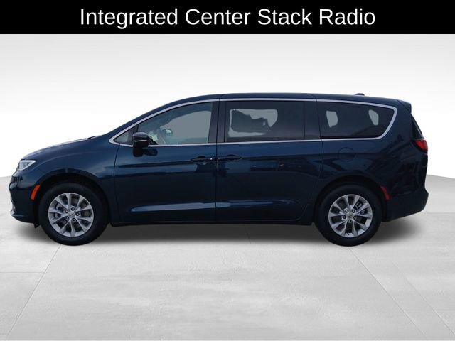 New 2025 Chrysler Pacifica Select image 6