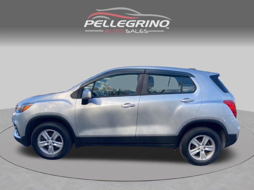 Used 2017 Chevrolet Trax LS AWD/4WD image 3