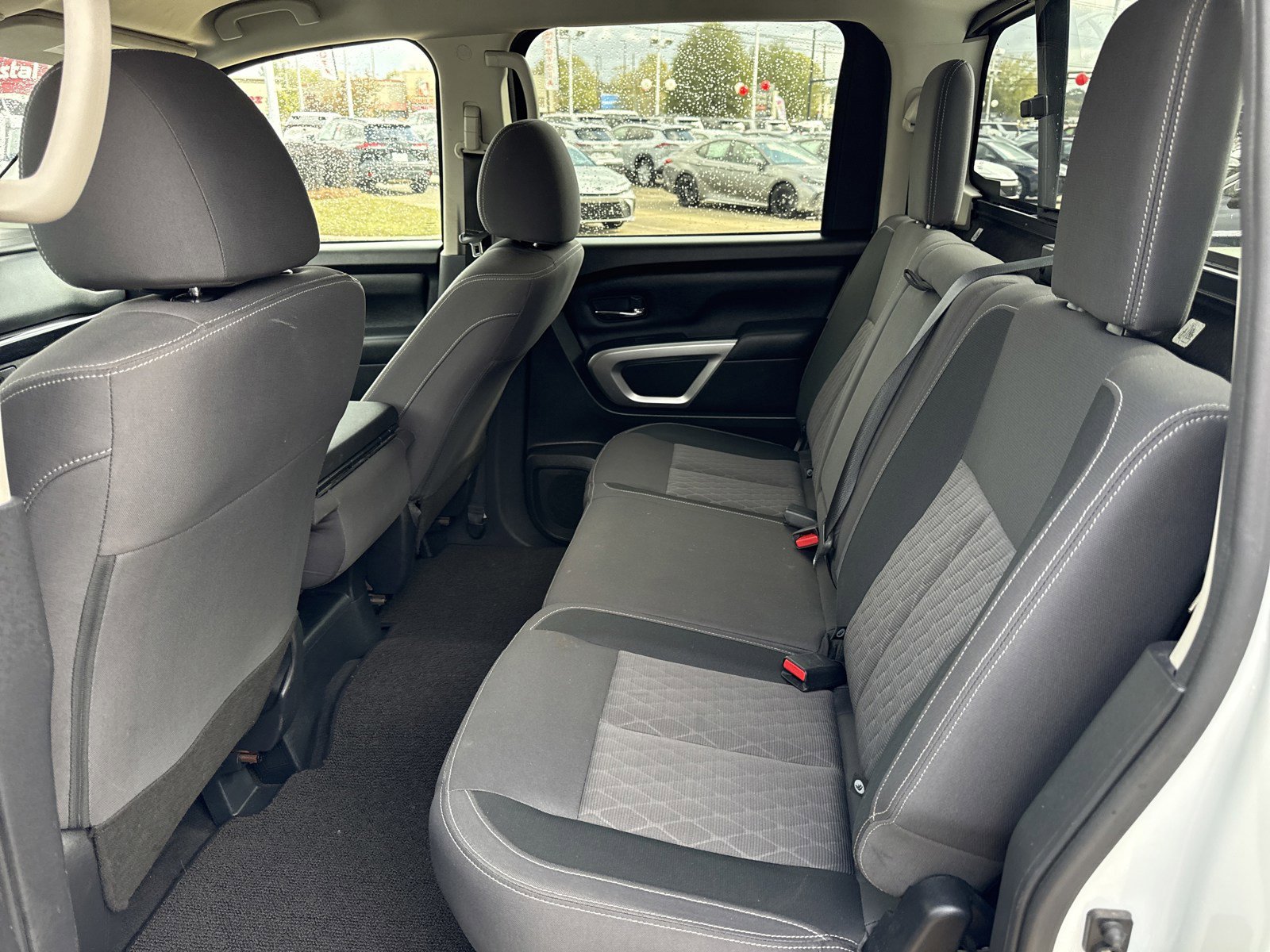 Used 2022 Nissan Titan SV image 13