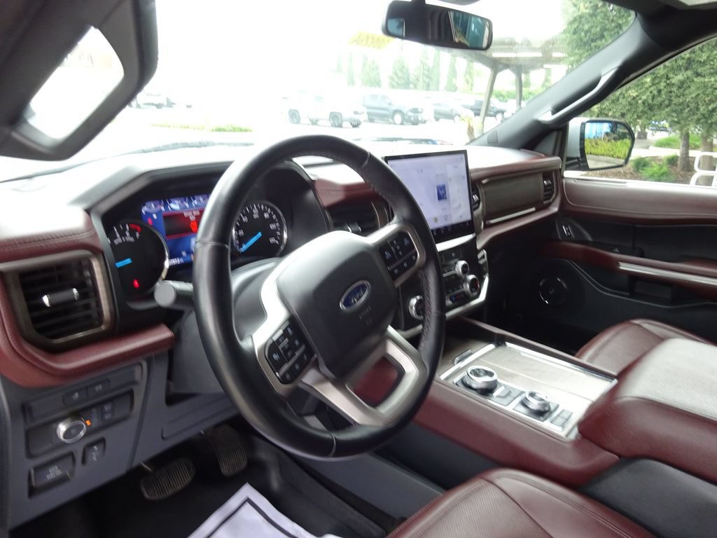 Used 2022 Ford Expedition Limited AWD/4WD image 11