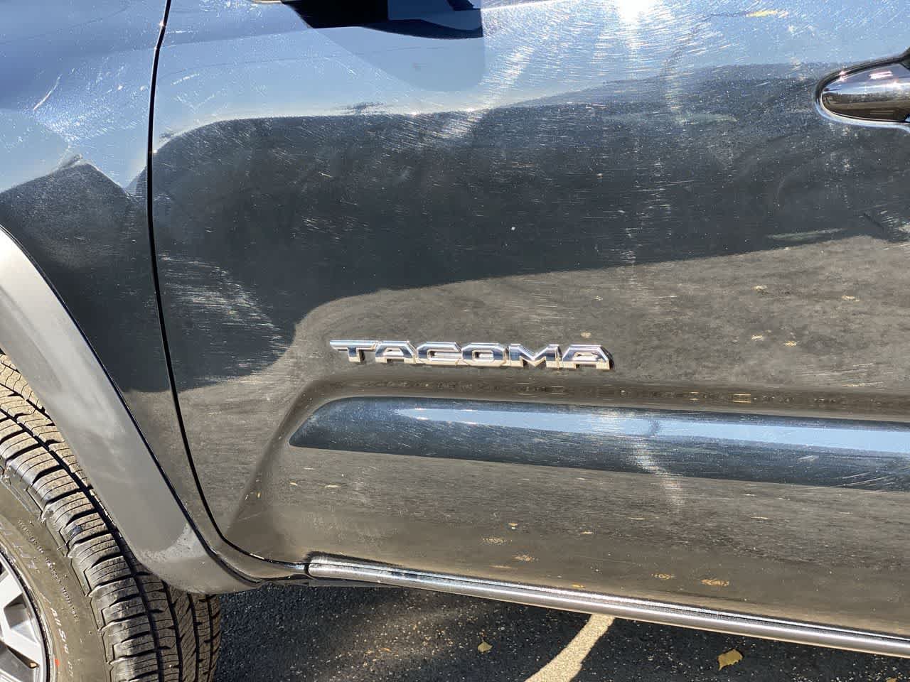 Used 2020 Toyota Tacoma TRD Off-Road AWD/4WD image 10