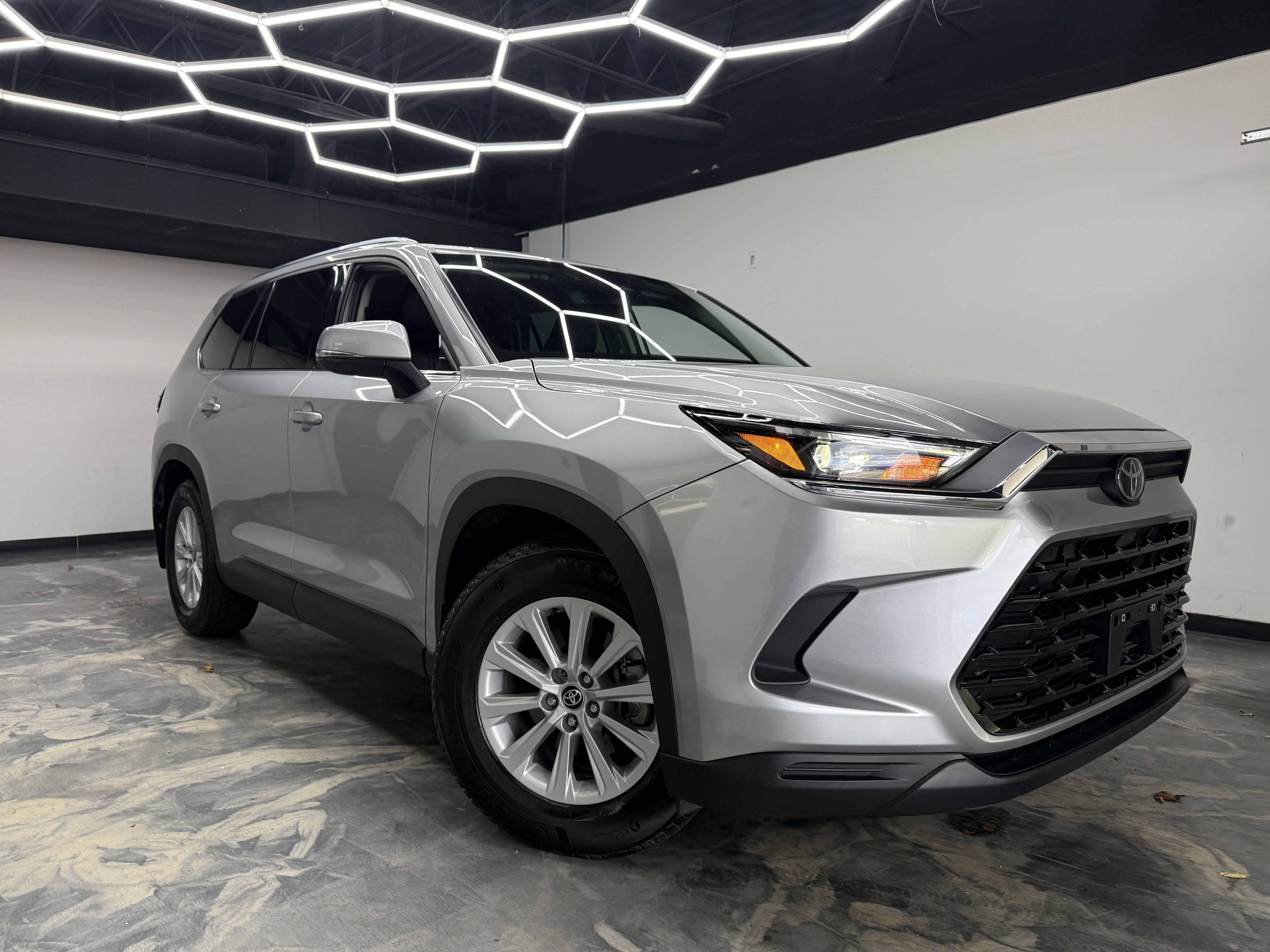 Used 2024 Toyota Grand Highlander XLE image 7