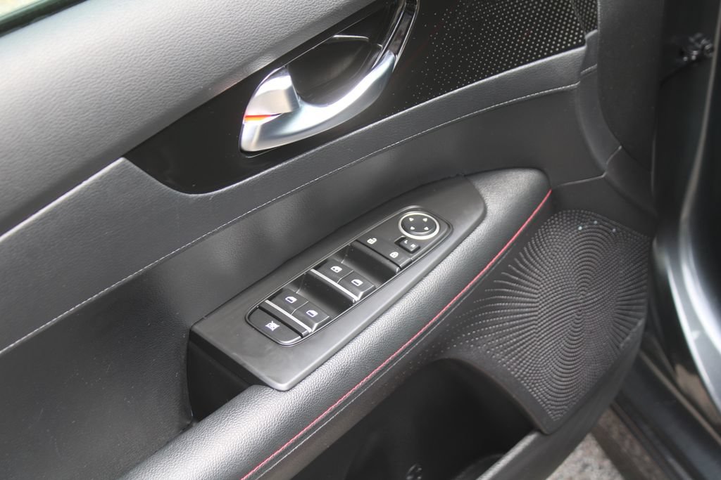 Certified 2023 Kia Forte GT w/ GT2 Package FWD image 18