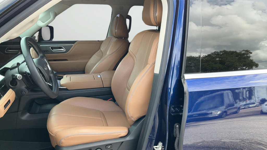 Used 2025 INFINITI QX80 Sensory AWD/4WD image 17