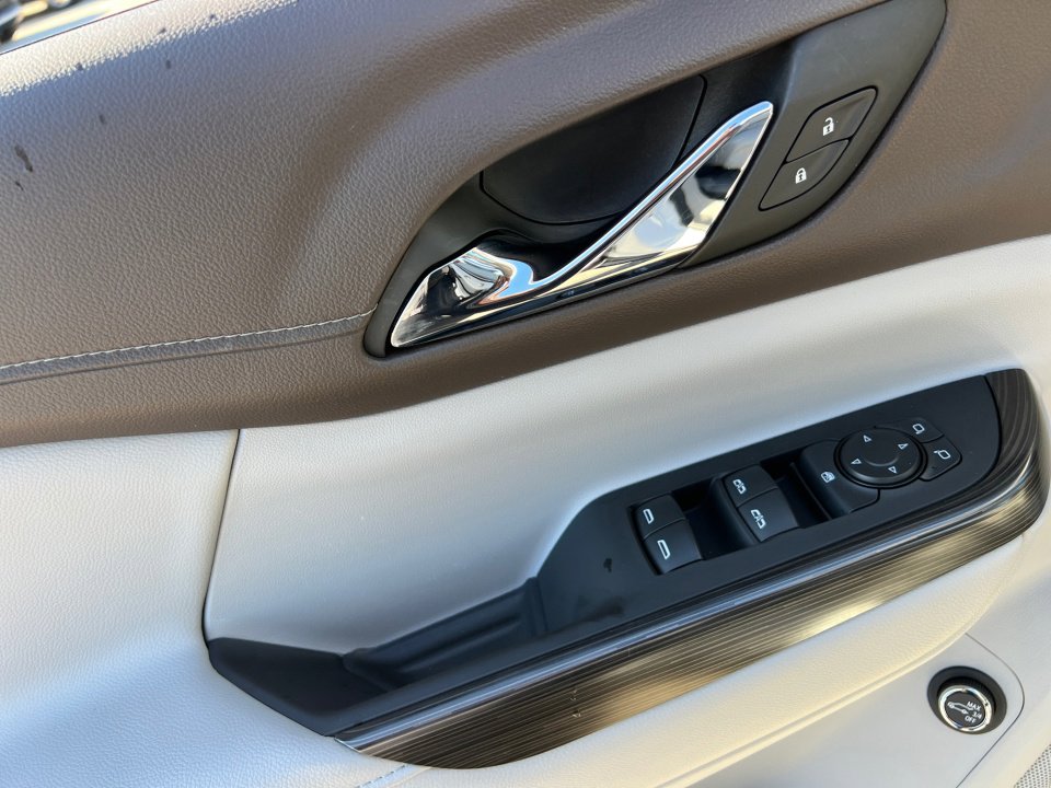 Used 2023 GMC Acadia SLT AWD/4WD image 31