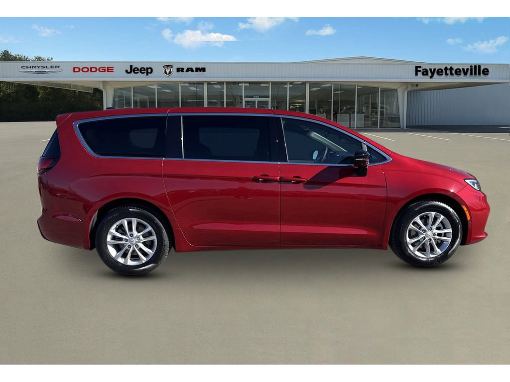New 2026 Chrysler Pacifica Select image 2