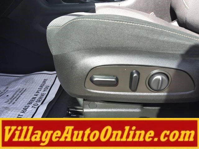 Used 2021 Chevrolet Traverse LT image 19