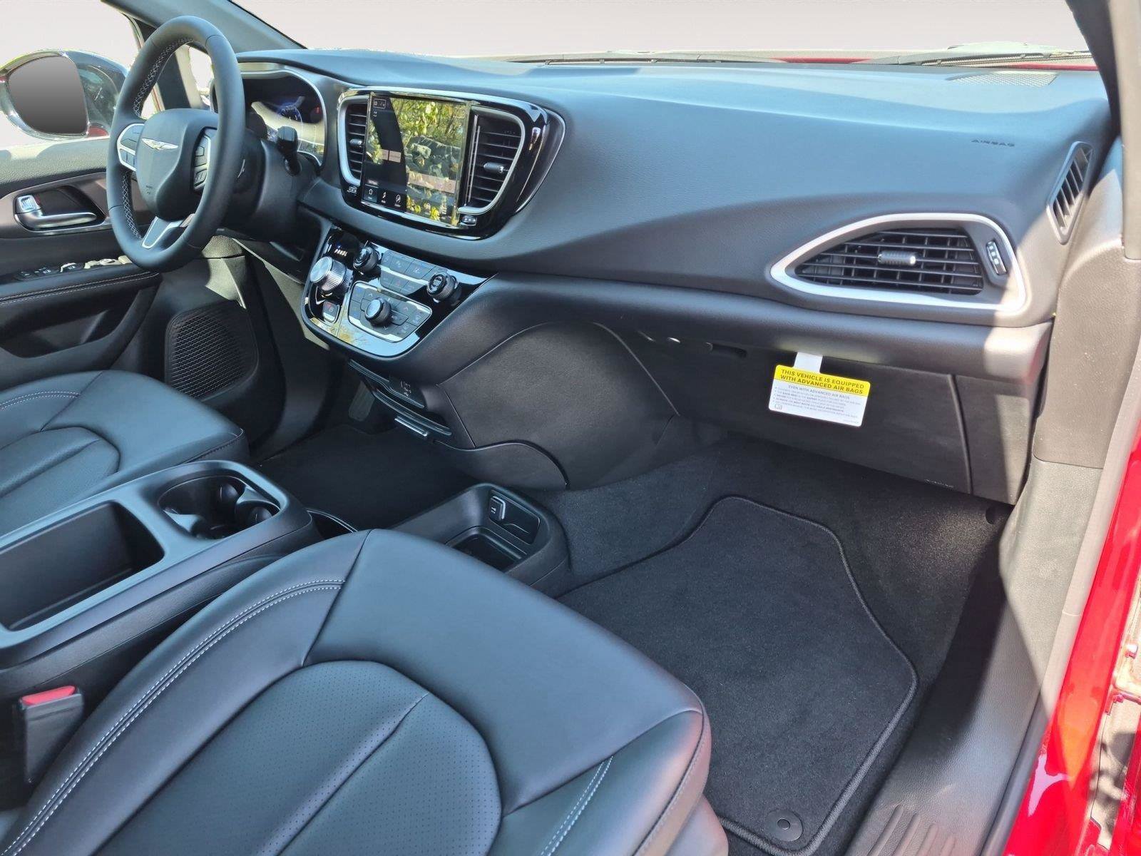 New 2026 Chrysler Voyager LX FWD image 19
