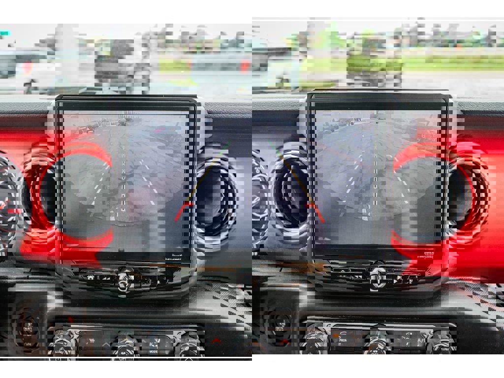 Used 2018 Jeep Wrangler Unlimited Rubicon w/ Dual Top Group image 15