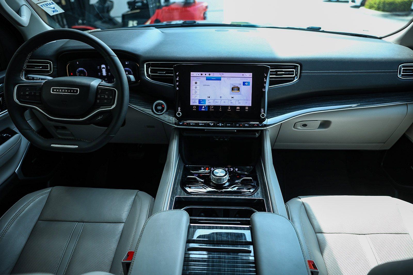 Used 2022 Jeep Wagoneer Series III w/ Premium Group I image 17