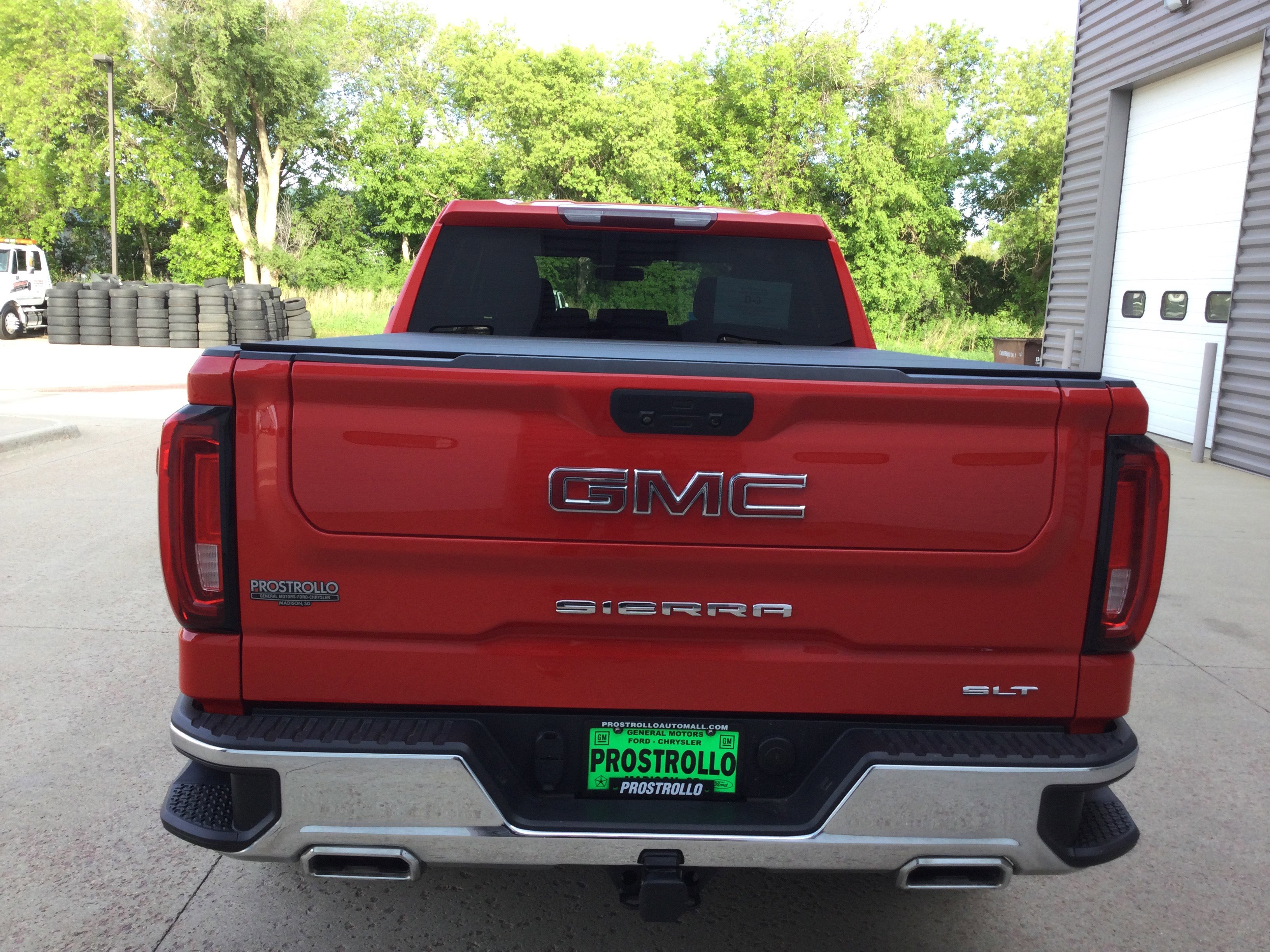 Used 2020 GMC Sierra 1500 SLT w/ X31 Off-Road Package image 4
