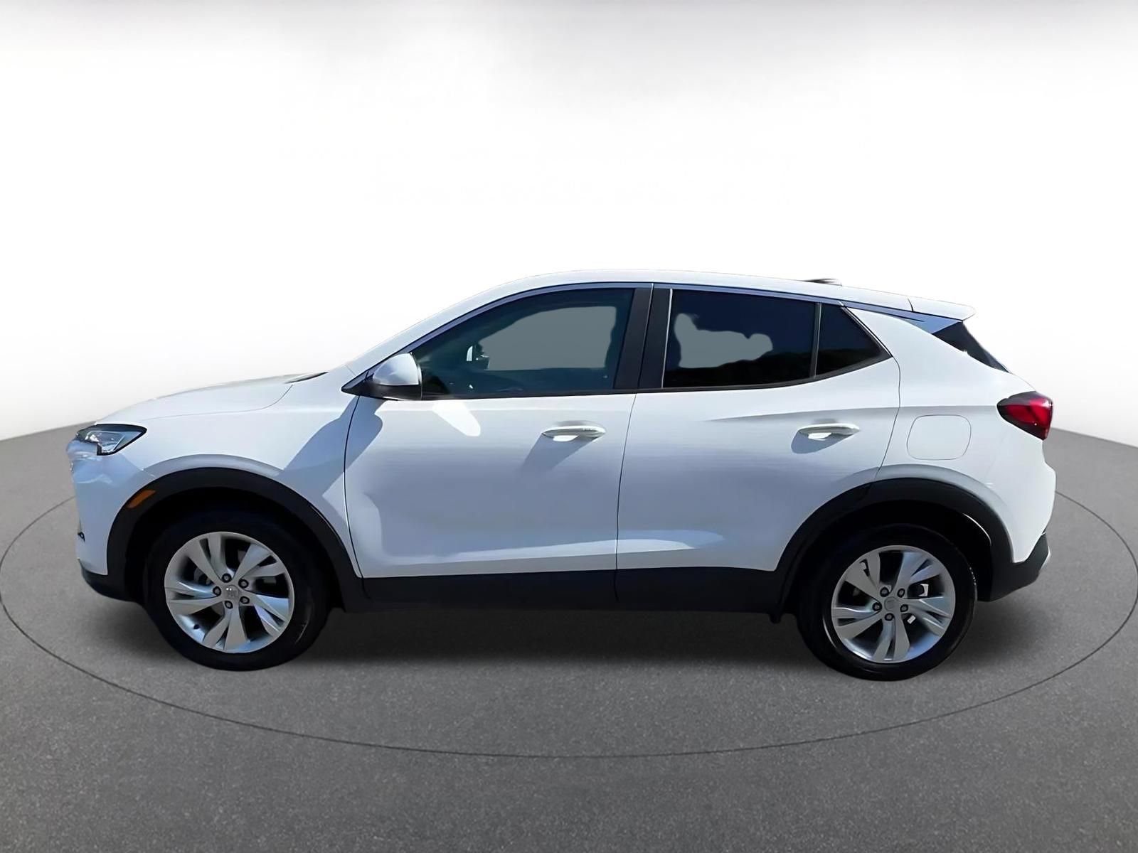 Used 2025 Buick Encore GX Preferred FWD image 9
