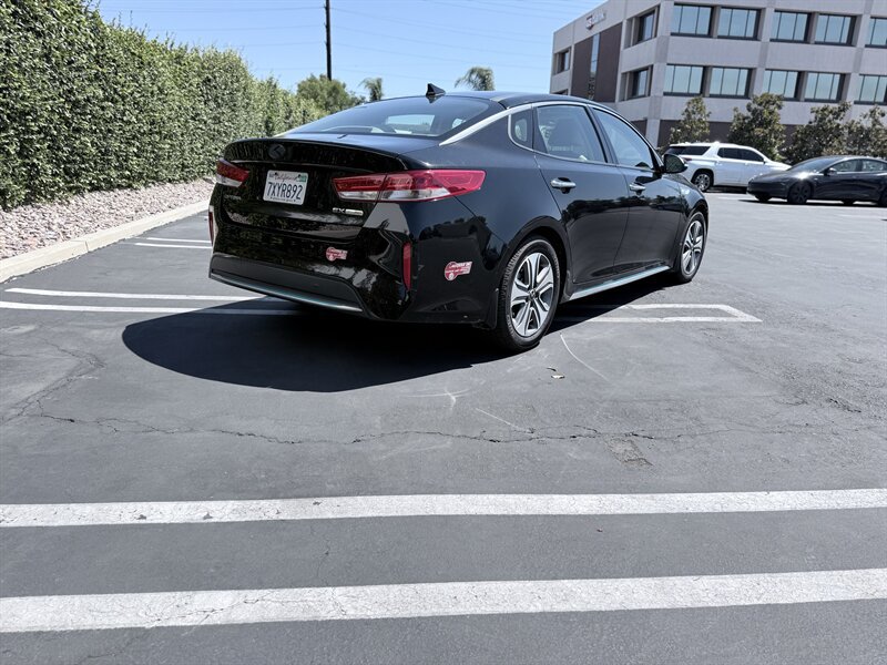 Used 2017 Kia Optima EX w/ Technology Package FWD image 7