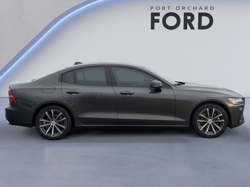 Used 2022 Volvo S60 B5 Momentum image 6