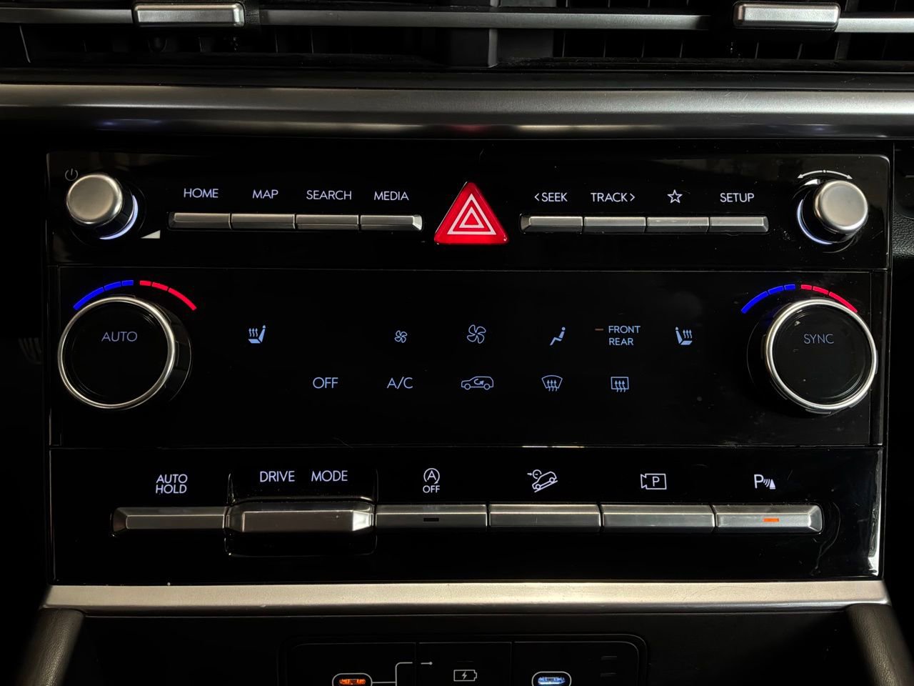Used 2025 Hyundai Santa Fe SEL FWD image 27