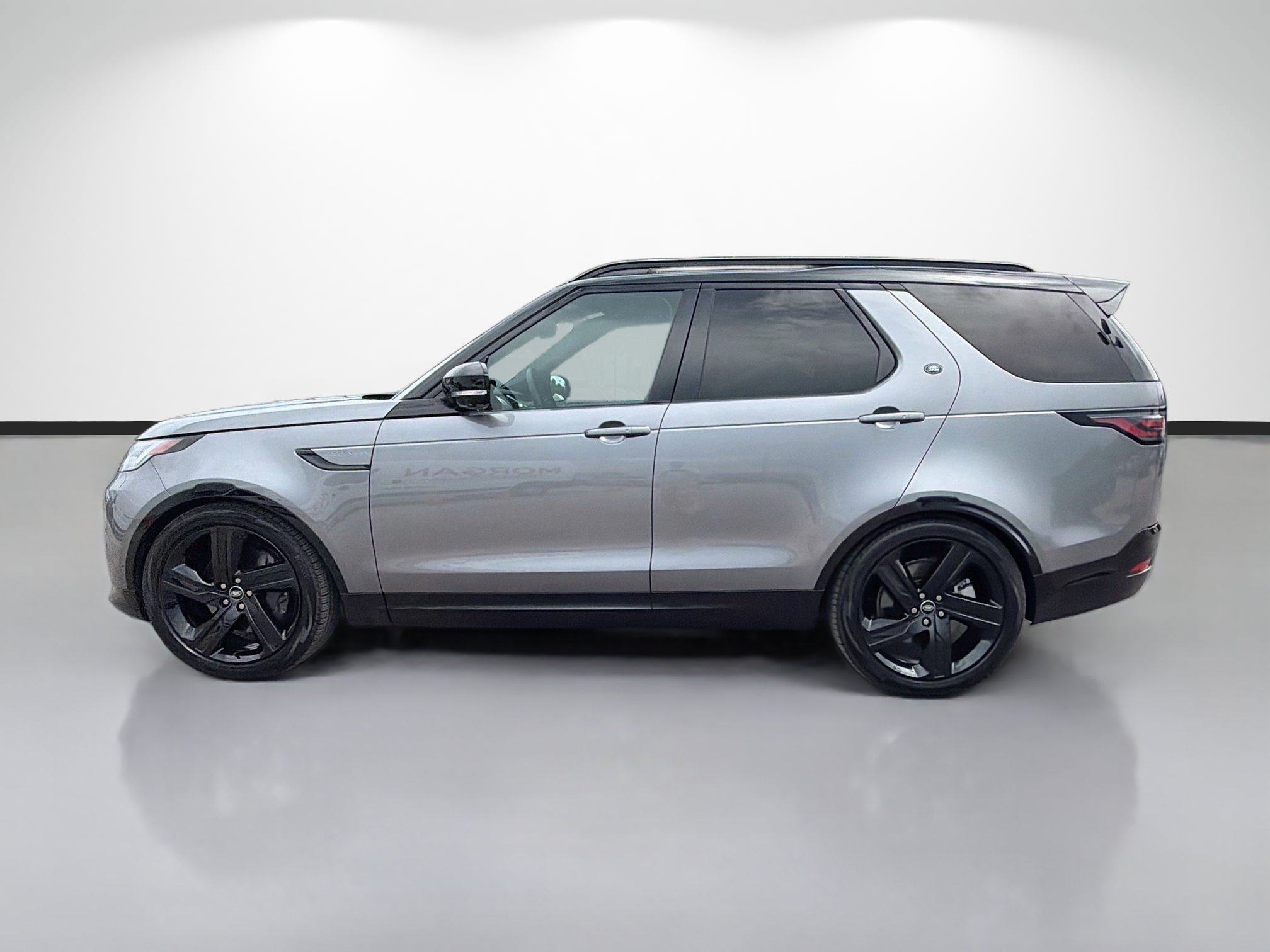 Certified 2025 Land Rover Discovery Dynamic SE AWD/4WD image 2