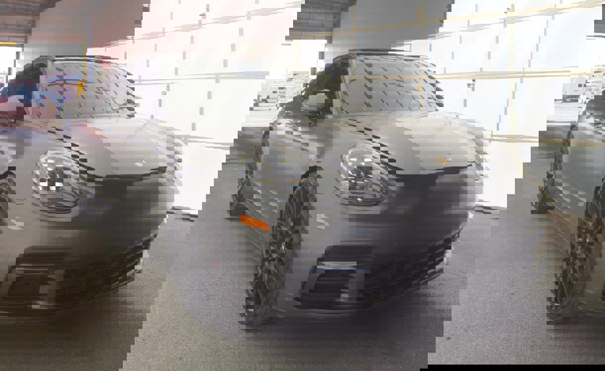 Used 2018 Porsche Panamera 4 image 10