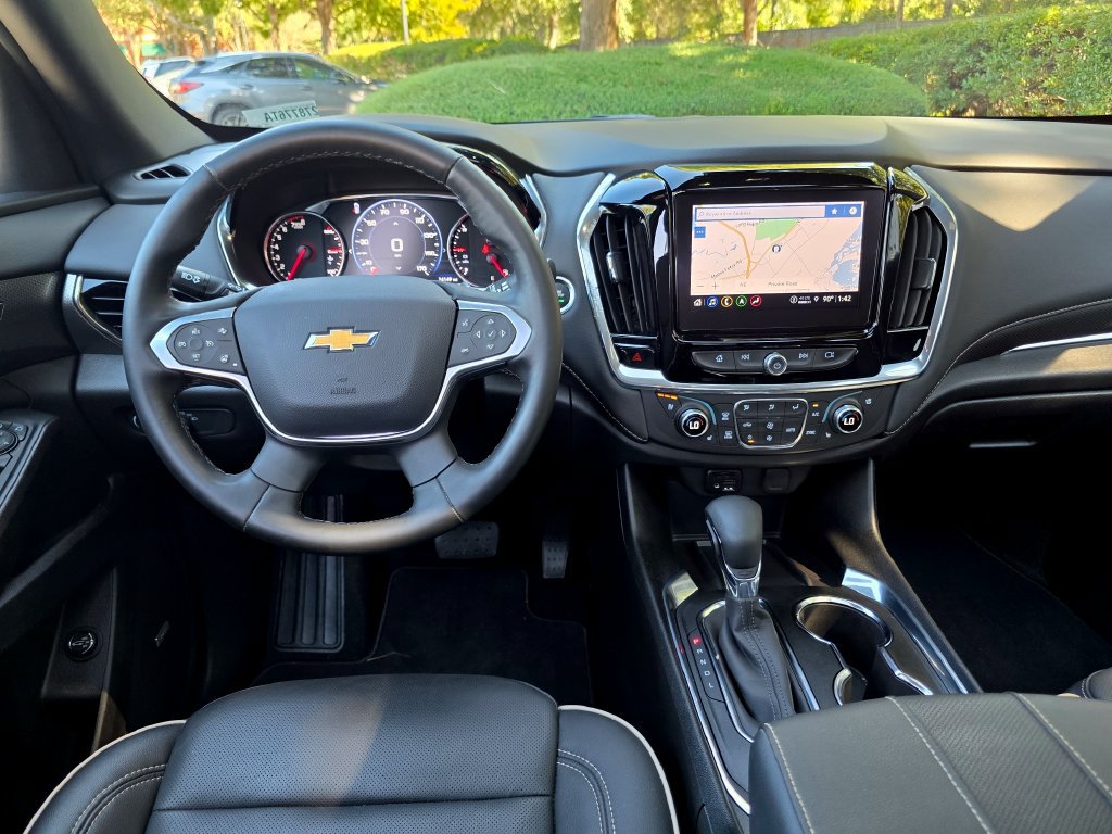 Certified 2023 Chevrolet Traverse Premier w/ LPO, Cargo Package FWD image 29