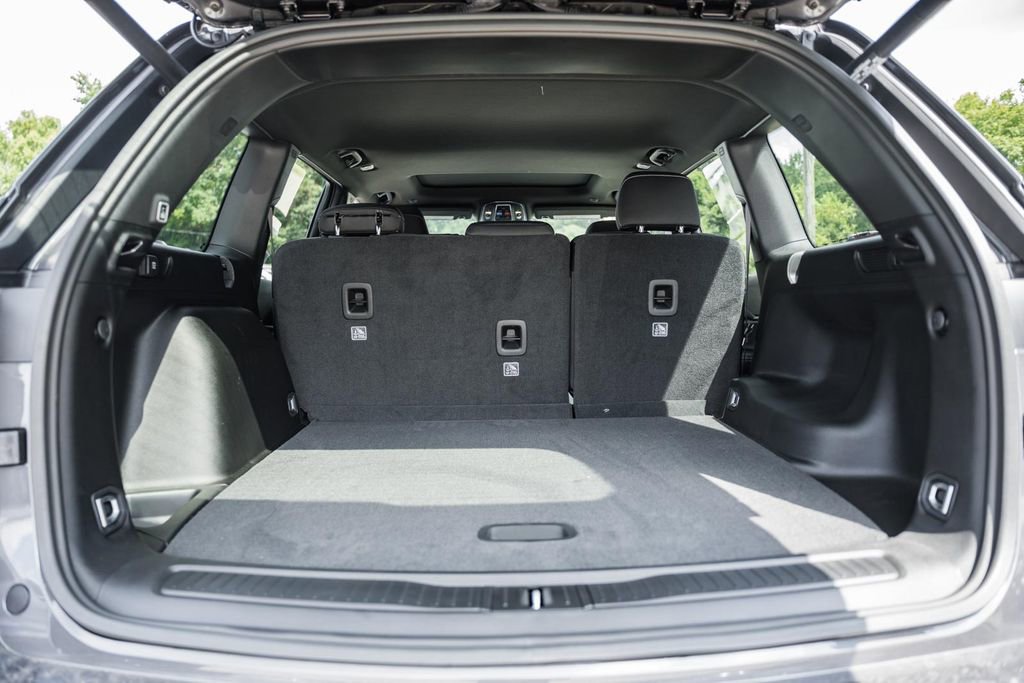 New 2025 Jeep Grand Cherokee Laredo X w/ Luxury Tech Group I image 10